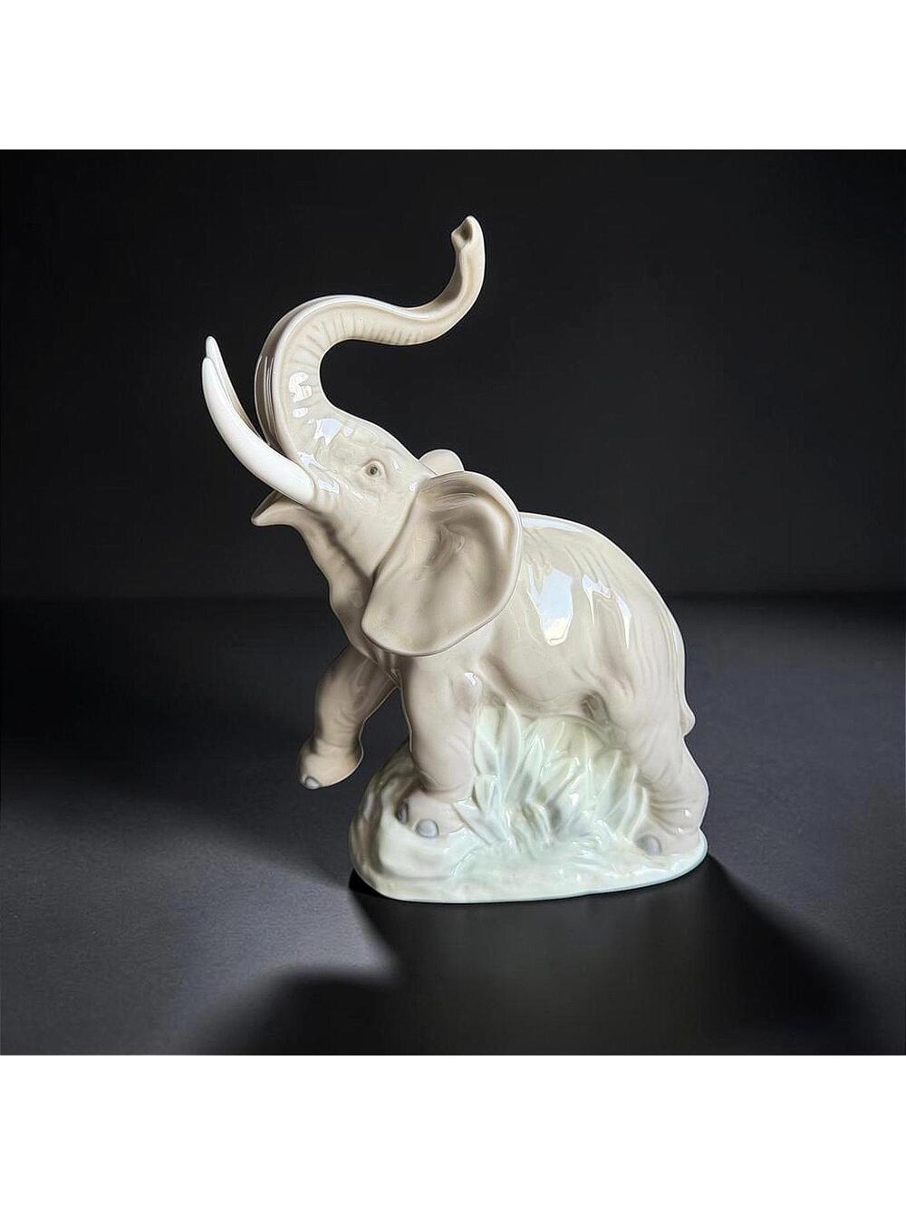 Rare NAO Lladro Elephant Figurine Spain Porcelain Vintage 6.5in - No Box - 10206